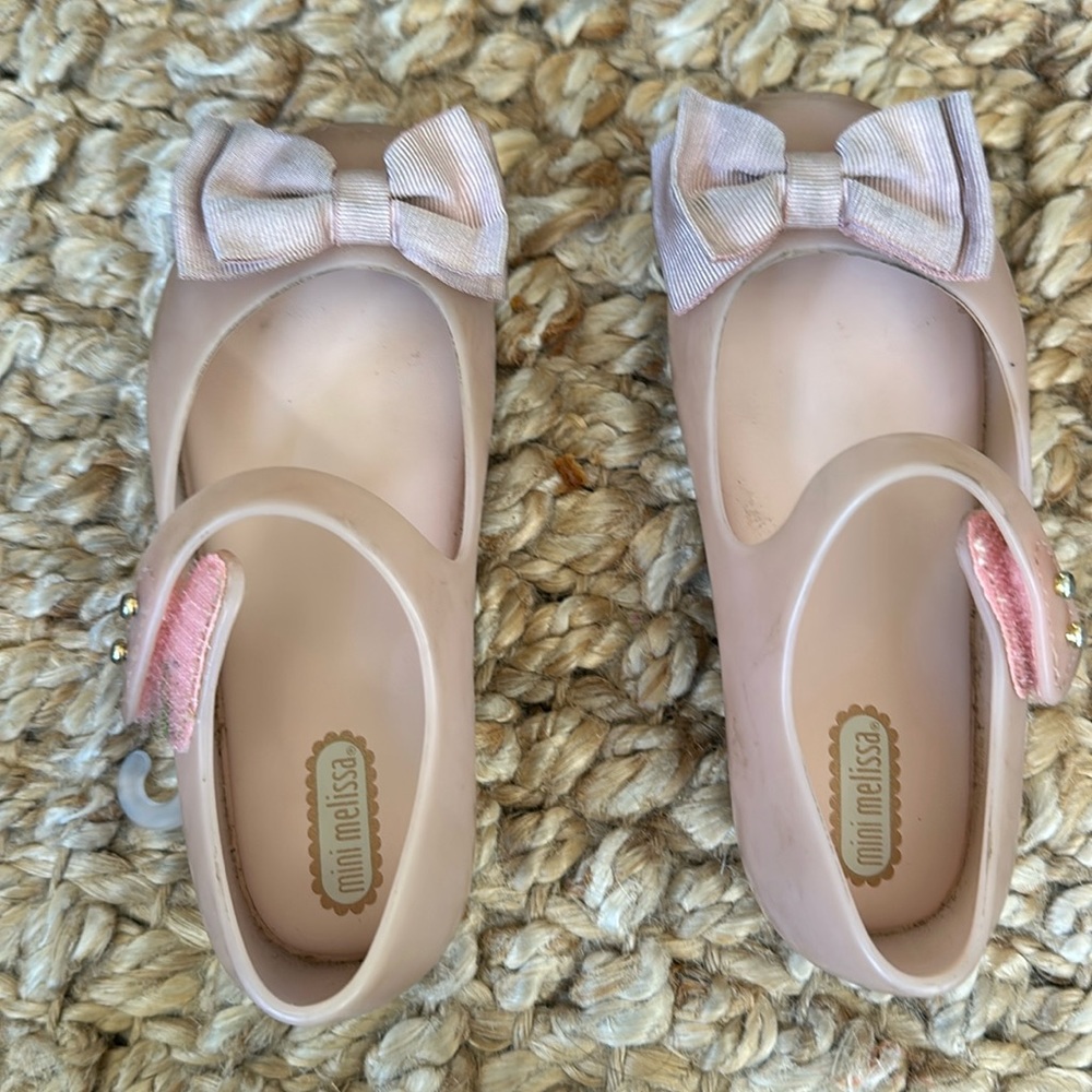 Mini Melissa size 9 girls shoes with bow pink